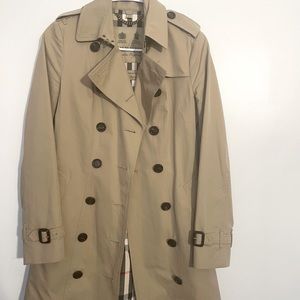 Burberry The Sandringham Heritage Trench Coat